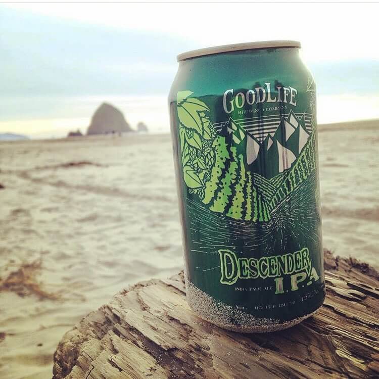 "All I need is some tasty waves, a cold Descender, and I'm fine." Jeff Spicoli  That's how the quote goes, right?! ????: @salem_craft_beer ????
????
????

#goodlifebrewing #bend #oregon #descenderipa #bendbeer #oregonbeer #craftbeer #cannedbeer #craftnotcrap #beeradvocate #beertography #untappd #drinklocal #beer #oregonexplored #pnw #pnwonderland #beach #ipa #adventurousales